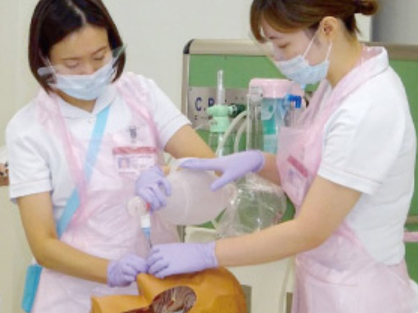 先輩とペアでの業務