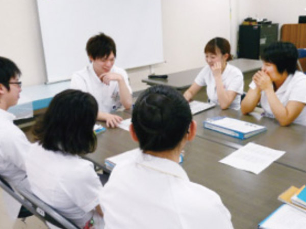 先輩ナースとの交流